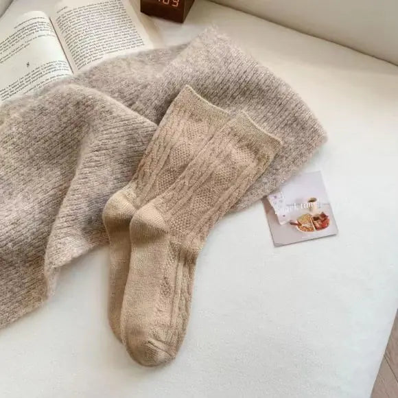 Cozy White Wool Socks – Thick, Warm & Mid-Calf for Women