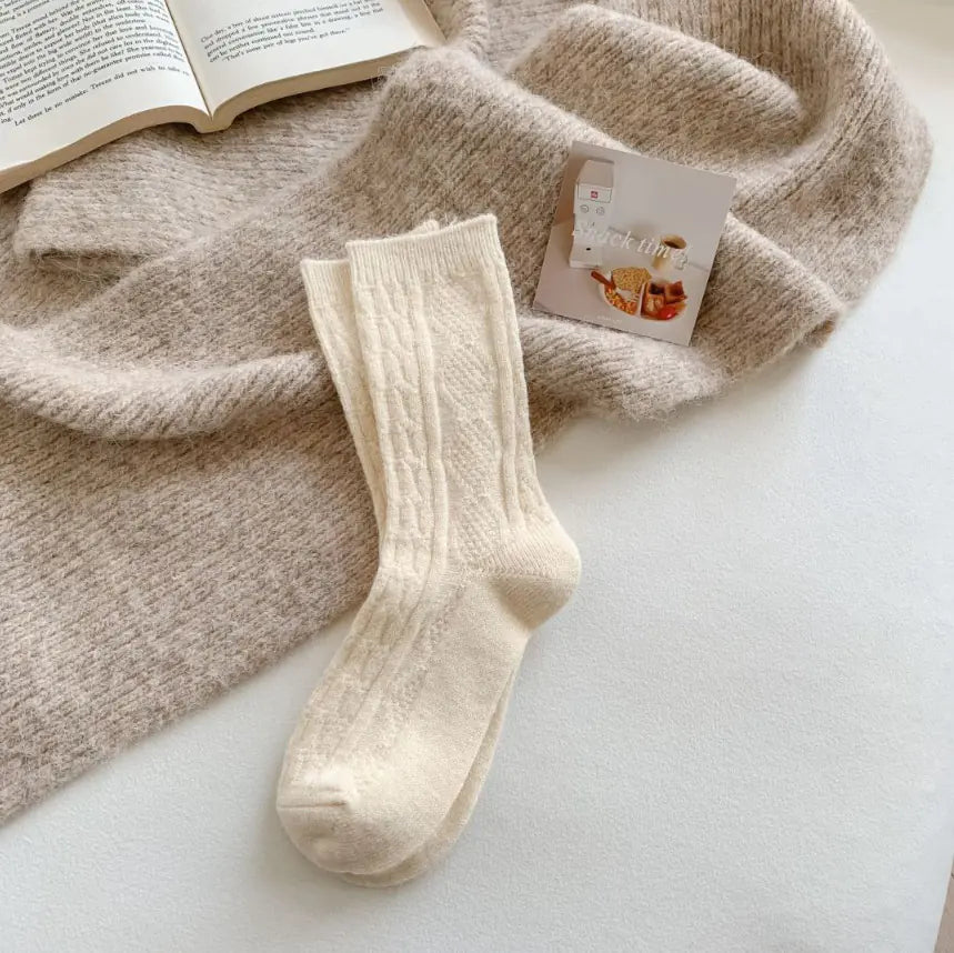 Cozy White Wool Socks – Thick, Warm & Mid-Calf for Women