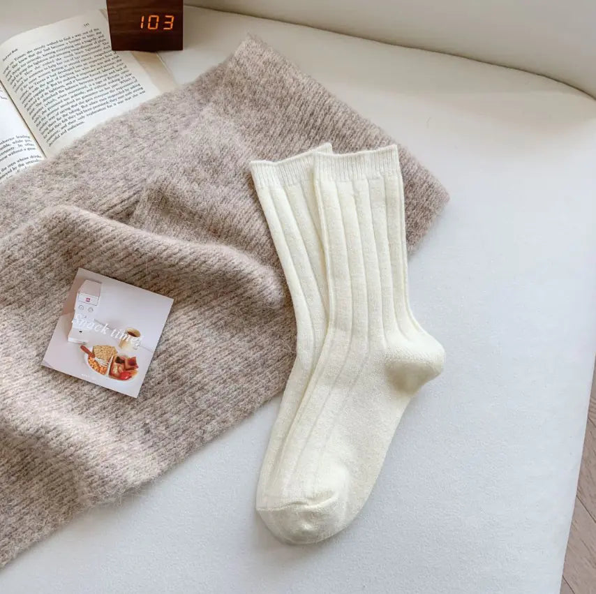 Cozy White Wool Socks – Thick, Warm & Mid-Calf for Women